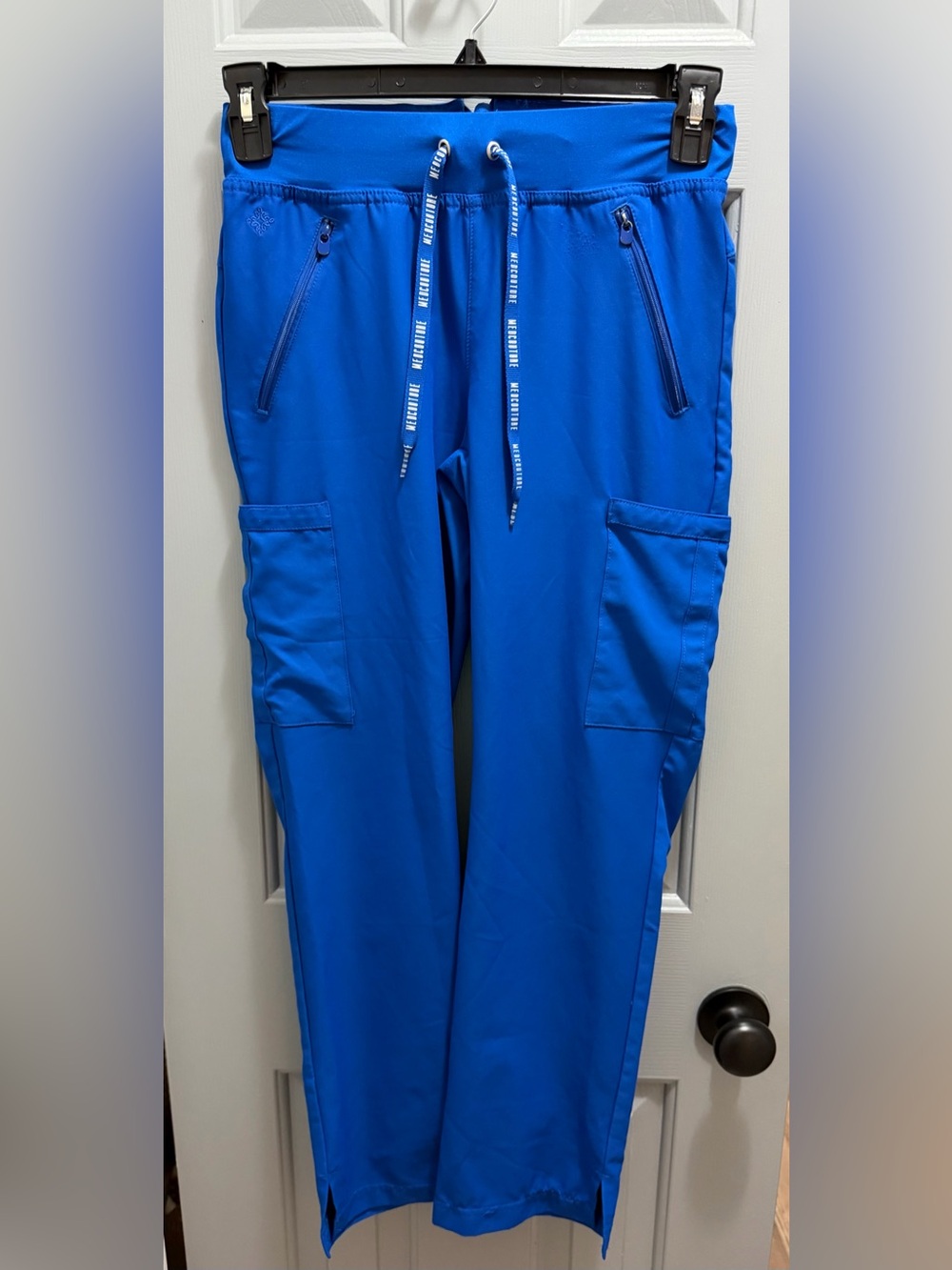 Med Couture Insight Women's Zipper Pocket Cargo Scrub Pant XS Royal Blue 4pkt